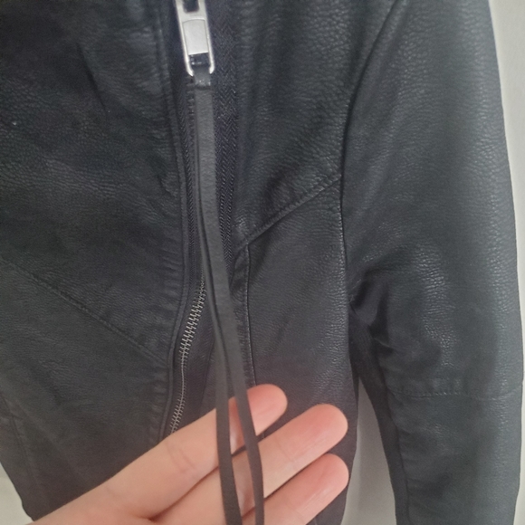 Black Jacket Women's - Picture 11 of 12